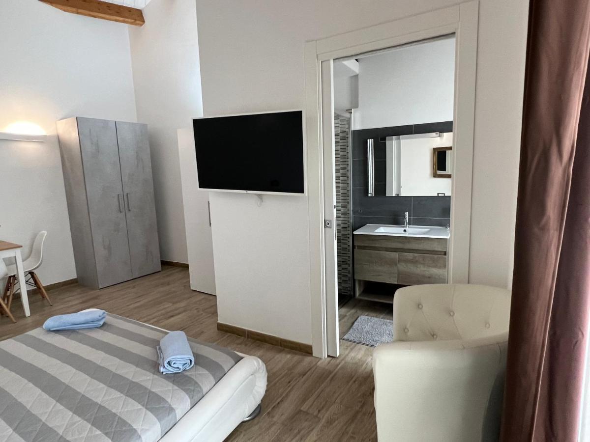 Ferienwohnung L'Angelo Bianco Pula Exterior foto